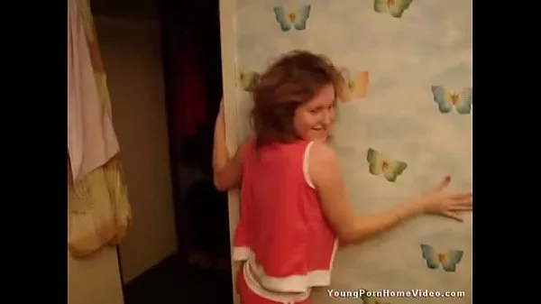 Выкрутасы пьяной в жопу Алисы videos