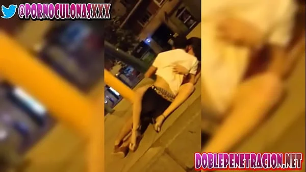 Me encontre con esta pareja FOLLANDO en la calle videos