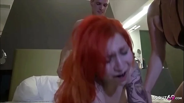 Ehemann filmt wie junges Paar seine Alte fickt - Deutsch - German Amateur videos