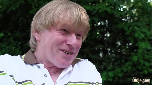 Teen tight pussy fucked by old man in the park she gives best young deepthroat blowjob and swallows cum videos