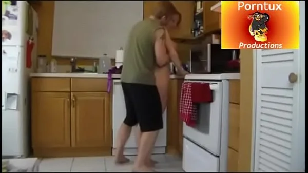 hijo se aprovecha de mama en la cocina videos