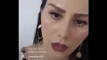 Evaluna descuido se le sale pezon en directo videos