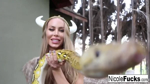 Hot Hunter Nicole Aniston captures a Minotaur and Milks his balls dr videos