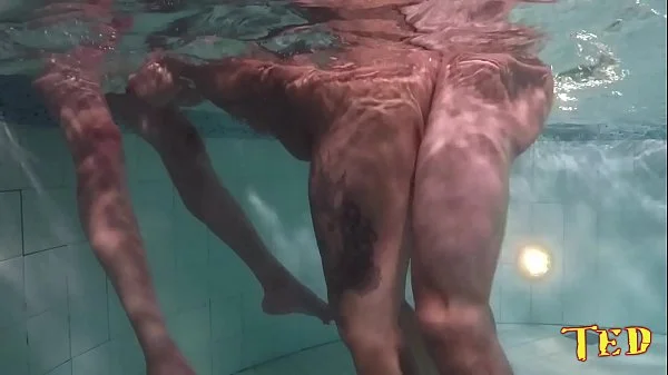 A gostosa da tatoo dando um surra de sexo nos novatos - Babi Ventura - Victor Hugo - Gustavo Bueno videos