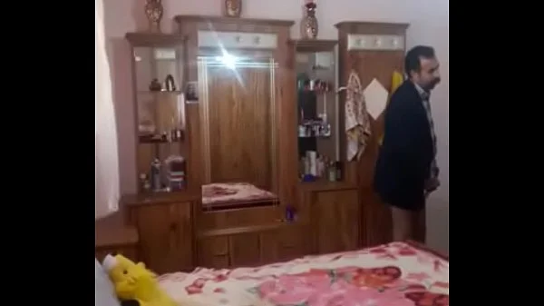 اب ينيك بنته في غرفته videos