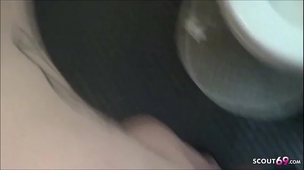 Echte rothaarige Strassen Hure in oeffentlicher Toilette gefickt - German Redhead videos