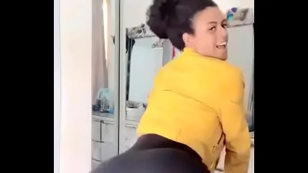 Morena rabuda dançando sem calcinha videos