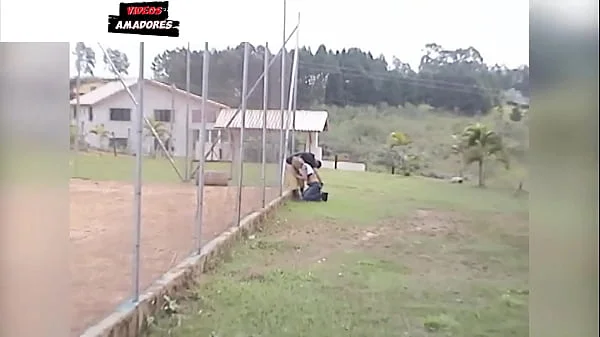 Homem vê a enteada fazendo sexo oral no namorado e filma tudo videos