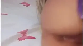 Porcona Gode Con Il Suo Cazzo Viola videos