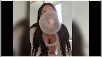 Bubblegum Fetish Chewing-gum With A Secretary videos