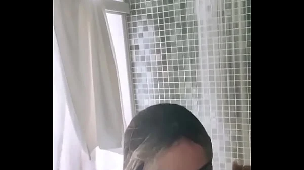 Anitta Vaza Seios Enquanto Toma Banho videos