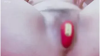 お隣さんに聞こえないように小声てオtニー　吸うやつか気持ち良すきてイってもやめない videos