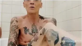 Mommymisfit Shaving & Bathing In A Thunderstorm videos