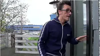 Sexy Housewife Milf Masturbates With Vegetable And Fucks A Big Cock In The Kitchen videos