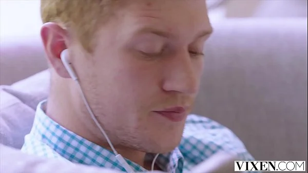 VIXEN BFFs Naomi & Anya entice shy roommate into threesome videos