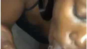 Gorgeous Ebony Giving Pretty Head videos