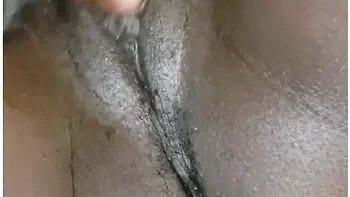 Ebony Girl Masturbates And Makes Herself Cum videos