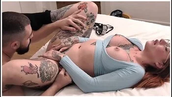 Mi Fucks My Stepmoms Milf After She Discovers Me Jerking Off videos