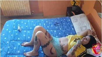 Lady Muffin In They Play In Bed videos