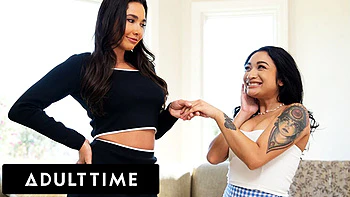 Hot Lesbian Sex: Karlee Grey & Avery Black Fingering and Pussy Eating in Interracial Reality Show videos