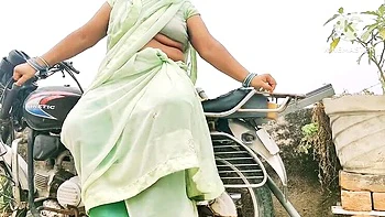 Indian Mom Hot Sex with Hindi Dirty Talk - Stepmom Fucked Hard by Young Guy videos