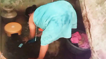 Tamil aunty village bath sex video with Priyanka314 - Indian housewife hardcore videos