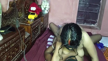 Hot Bhabhi Ki Couple Kissing Hot Mement Sexy Chudai videos