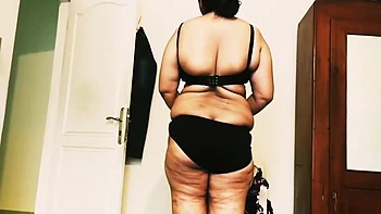 Mallu Tamil Bubble Butt Aunty videos