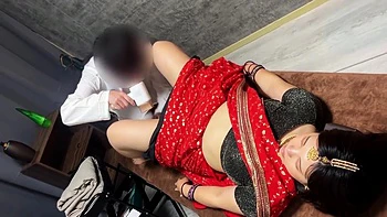 Indian College Girl Got Sex By Pubic Hair Removal Salon Employee! Desi, Blowjob, Saree, Amateur, Uncensored videos