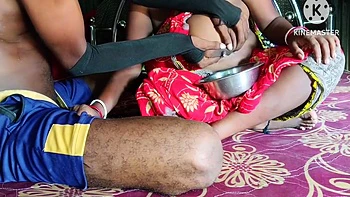 Desi Bhabhi Ne Milk Nikala Masti Sex Video videos