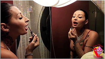 Lady Muffin And Tommy A Canaglia In She Changes Underwear She Gets Excited And Then Masturbates videos