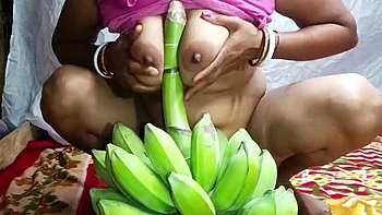 Indian Bhabhi Nomita Boudi Banana Insertion Pussy Fun Outdoor Doggy Style videos