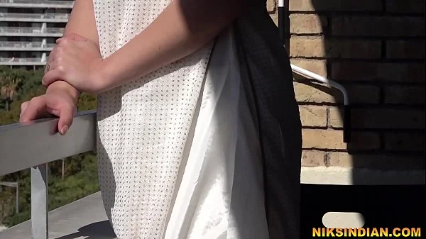 रज़िया भाभी को पडोसी सूरज के मोटे लंड का चस्का लग गया और वो फिर से चुदने आ गयी videos