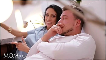 Big Tits Milf Giulia Diamond In Wet Shirt Deepthroat And Hard Fuck videos