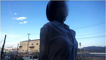 素人個人撮影巨乳熟女にヒタッと白シャツて/ノーフラ散歩露出オtニー潮吹き//流出/晒し/視姦　japanese/hentai/asian/milf/mom/big Tits/日本人/塾女/人妻 videos