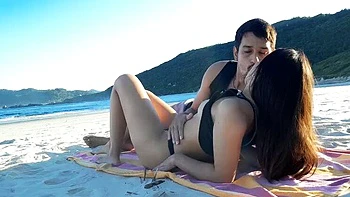 Amateur Latina Teen Couple Fucking on Public Beach - Big Booty Bikini Sex videos