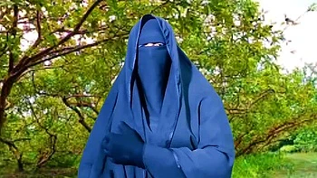 Bangladeshi Housewife Nadiya Fucks Neighbor At Night - Big Tits Blowjob Homemade Bengali Sex videos