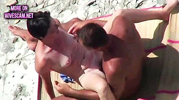 Kama Sutra On The Beach Riding - Stepmommy videos