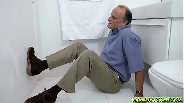 Lucky stepson plowing his stepmoms milf pussy from behind videos