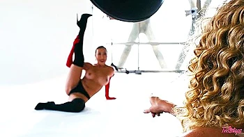 Nicole Doshis Striking Elegance In A Solo Spotlight videos