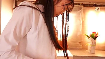 高身長の貧困女は小さい達に群かられ貪られ春を売る 明日葉みつは videos