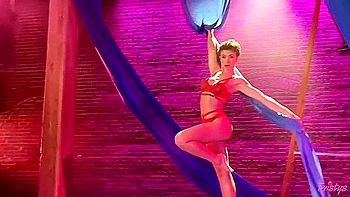 Brooklyn Grays Toy-fueled Solo In Slim Seductive Bliss videos