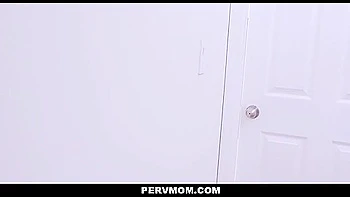 Perv-mom And Allesandra Snow In Busy Stepmom Makes Time For Stepson videos