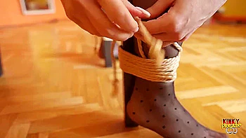 Une Salope Francaise Sattache Et Jouit Sur Une Chaise - Bondage Solo Shibari videos