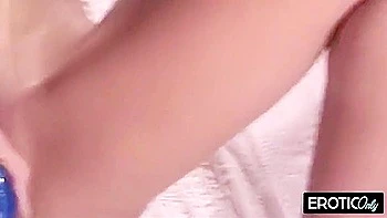 Deutsche Heibe Nachbarin Wird Hemmungslos Im Aufzug videos