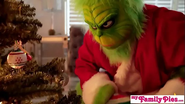 This Is The Worst Christmas Ever! Cindy Lou Saves Christmas For Step Bro videos