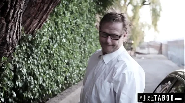 Cheerleader Jill Kassidy Wants To Fuck Older Guy videos