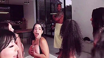 10 Pivones Se Follan A Jesus Reyes Al Mismo Tiempo, Les Encanta Ese Pollon Cubano 18 Min videos