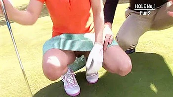 Asiatische Golfmaedchen Bekommen Extra Trainingsstunde videos