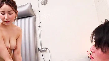 Soapland Girl Gives First-time Male Client A Blowjob And Lets Him Fuck Her Pussy videos